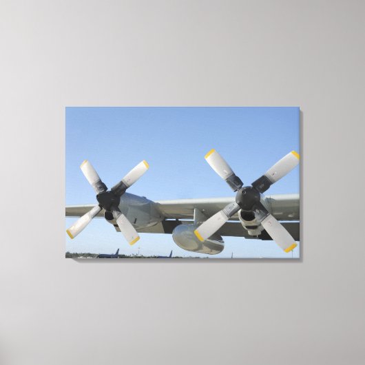 Die Flügel eines LC-130 Hercules Leinwanddruck (Vorderseite)