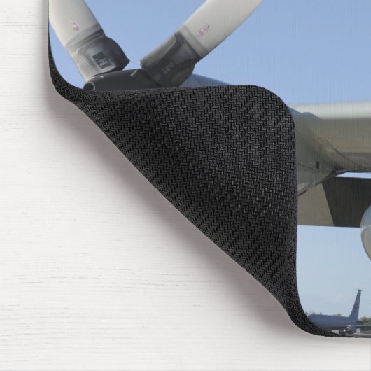 Die Flügel eines LC-130 Hercules Mousepad (Ecke)