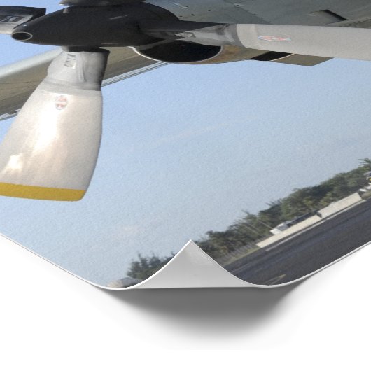 Die Flügel eines LC-130 Hercules Poster (Ecke)