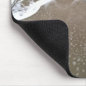 Die Flut, die Ashore über den Felsen spült Mousepad (Ecke)