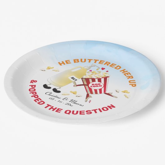 Die Frage Popcorn & Butter-Verlobung angehoben Pappteller (Schrägansicht)
