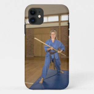 Die Frau, die Ken-Tun-Kai das Karate darstellend Case-Mate iPhone Hülle