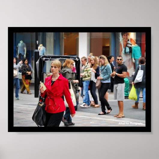 Die Frau in Rot Poster (Vorne)