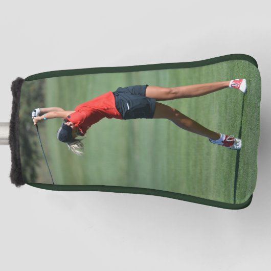 Die Frau schwingt einen Golfplatz Putter Golf Head Golf Headcover (Vorderseite)