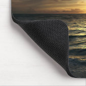 Die Frau trägt den Ozean als Kleid Mousepad (Ecke)