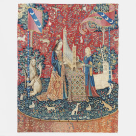 Die Frau und das Einhorn, hörend Fleecedecke