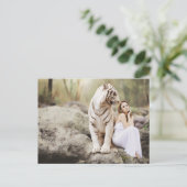 Die Frau und der Tiger — Postkarte (Stehend Vorderseite)