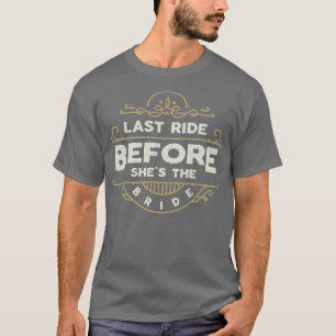 Die Frauen haben letztes Rennen gemacht, bevor sie T-Shirt