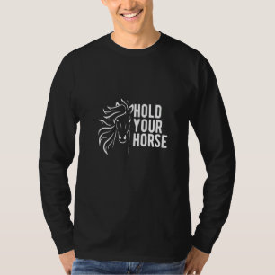 Die Frauen halten die sonnigen Gespräche am Pferd  T-Shirt