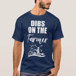 Die Frauen schwinden auf dem Bauer, die Ehefrau de T-Shirt