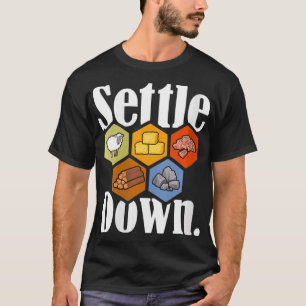 Die Frauen setzen sich nieder, bis sie am längsten T-Shirt