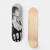 Die Freifrau Original Art Portrait Drawing Skateboard (Vorderseite)
