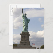 Die Freiheitsstatue auf der Insel der Freiheit in Postkarte (Vorne/Hinten)