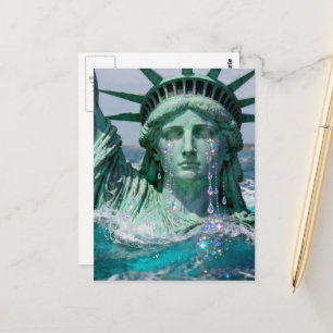 Die Freiheitsstatue weint und schmilzt Surreal Postkarte