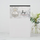 Die Freude am Welt Elegant Silver Christmas Ball Briefpapier (Stehend Vorderseite)