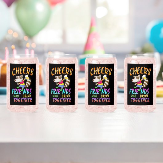Die Freunde, die zusammen trinken Dosenglas (Insitu (Geburtstag))