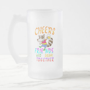 Die Freunde, die zusammen trinken Mattglas Bierglas