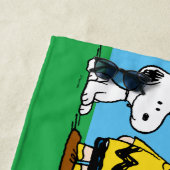 Die Freunde von Erdnüssen in einer Reihe Strandtuch (Beispiel)