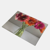 Die fröhliche Gerbera Blume + Individuelle Name Fußmatte (Schrägansicht)