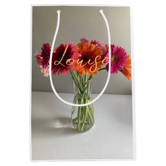 Die fröhliche Gerbera Blume + Individuelle Name Mittlere Geschenktüte (Vorderseite)