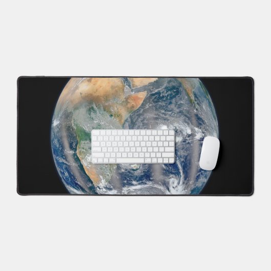 Die ganze Erde, die die östliche Hemisphäre zeigt. Schreibtischunterlage (Tastatur & Maus)