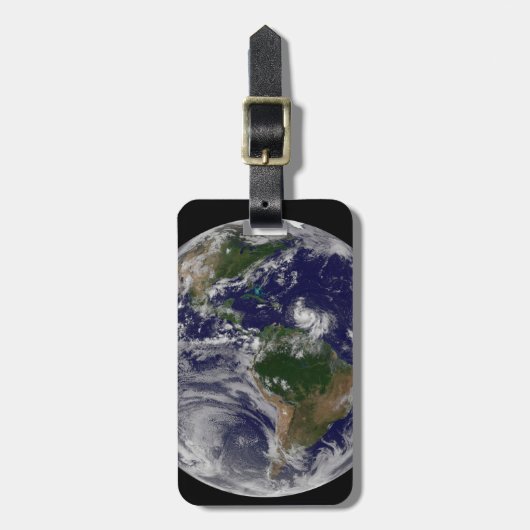 Die ganze Erde mit tropischen Stürmen im Atlantik Gepäckanhänger (Vorderseite vertikal)