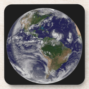 Die ganze Erde mit tropischen Stürmen im Atlantik Getränkeuntersetzer