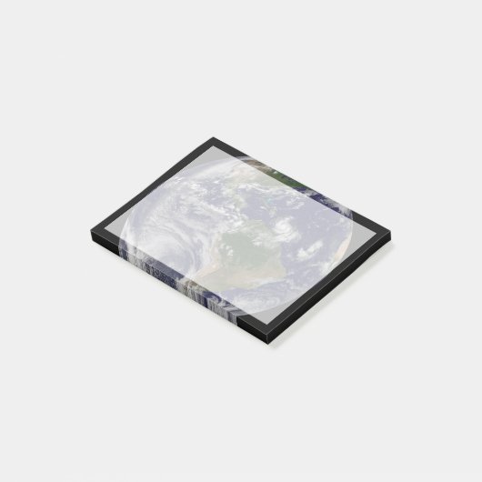 Die ganze Erde mit tropischen Stürmen im Atlantik Post-it Klebezettel (angewinkelt)