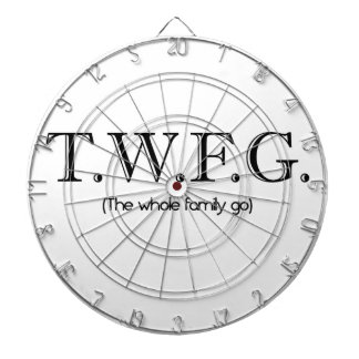 Die ganze Familie geht nach Dartboard Dartscheibe