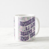 Die ganze Liebe beginnt mit dem Blumendesign des M Kaffeetasse (VorderseiteRechts)