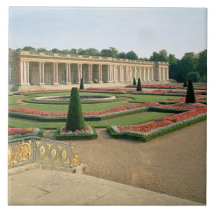 Die Garten-Fassade des großartigen Trianon, 1687 Fliese