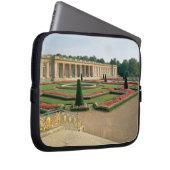 Die Garten-Fassade des großartigen Trianon, 1687 Laptopschutzhülle (Vorne Rechts)