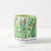 Die Gartenarbeit ist billiger als Therapie-Tasse Tasse (Zentrum)