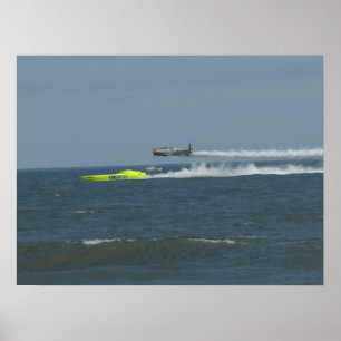 Die GEICO Skytypers und Miss GEICO. Poster