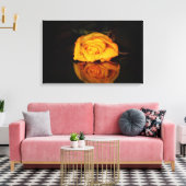 Die gelbe Rose Leinwanddruck (Insitu (Wohnzimmer))