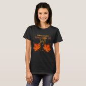 Die gemütliche Stimmung des Herbstes. T-Shirt (Vorne ganz)
