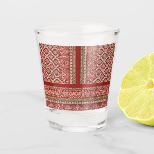 die Gestaltung eines roten und beigen Musters_ Schnapsglas (Vorderseite)