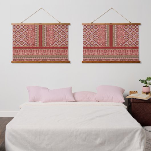 die Gestaltung eines roten und beigen Musters_ Wandteppich Mit Holzrahmen (Schlafzimmer)
