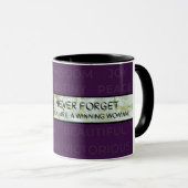 Die gewinnende Tasse der Frau wirft ein Schlaglich (VorderseiteRechts)