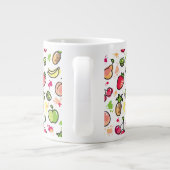 die gezeichnete Hand trägt Muster Früchte Jumbo-Tasse (Rückseite)