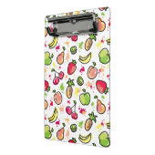 die gezeichnete Hand trägt Muster Früchte Mini Klemmbrett (Gewinkelt2)