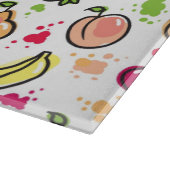 die gezeichnete Hand trägt Muster Früchte Schneidebrett (Ecke)