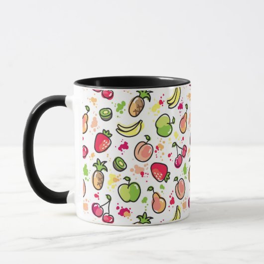 die gezeichnete Hand trägt Muster Früchte Tasse (Links)