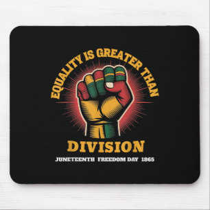Die Gleichheit im Jüngsten ist größer als die Divi Mousepad
