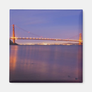 Die Golden Gate Bridge bei Dämmerung von Kirby Cov Magnet
