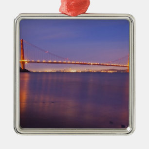 Die Golden Gate Bridge in der Dämmerung von Kirby  Ornament Aus Metall