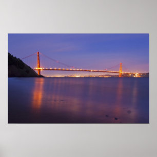 Die Golden Gate Bridge in der Dämmerung von Kirby Poster