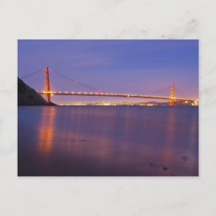 Die Golden Gate Bridge in der Dämmerung von Kirby Postkarte