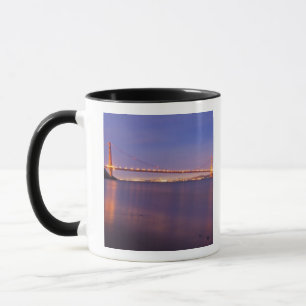 Die Golden Gate Bridge in der Dämmerung von Kirby Tasse