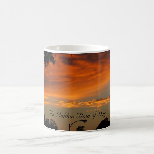 Die goldene Zeit der Tasse des Kaffees (Mittel)